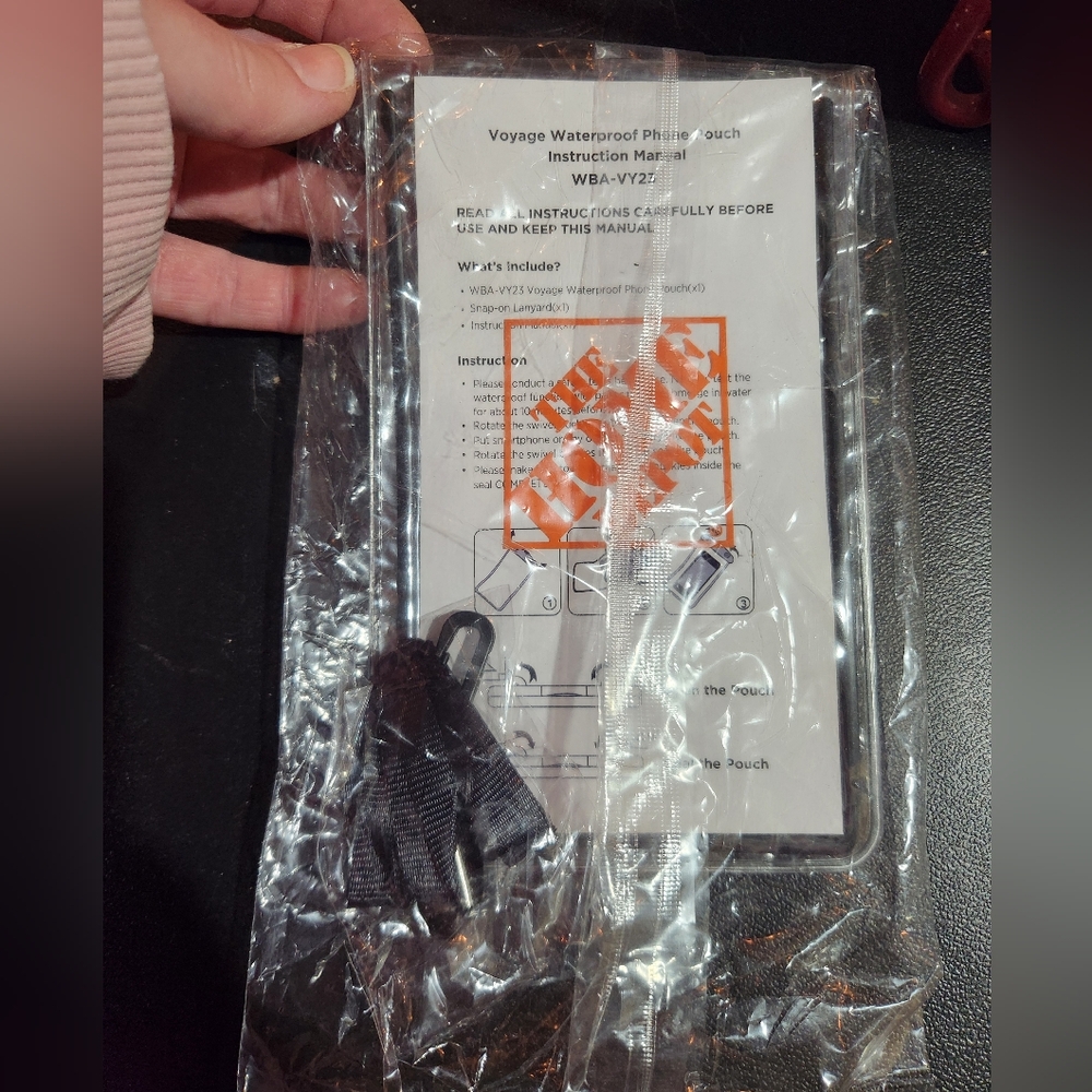 Universal waterproof phone case with lanyard